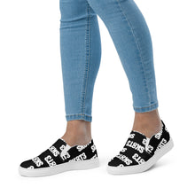 Load image into Gallery viewer, UTO IV "SK8T3" Women’s Slip-On Canvas Shoes