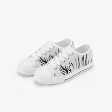 Load image into Gallery viewer, UTO IV Kid’s Low-Top Canvas Shoes