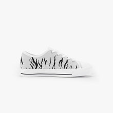 Load image into Gallery viewer, UTO IV Kid’s Low-Top Canvas Shoes

